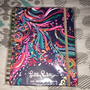 Lilly Pulitzer agenda Aug 17 thur Dec 18, Large!